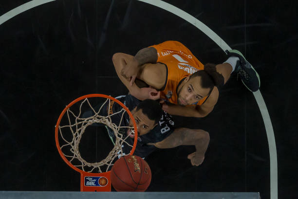 引了国足的 引了国足的